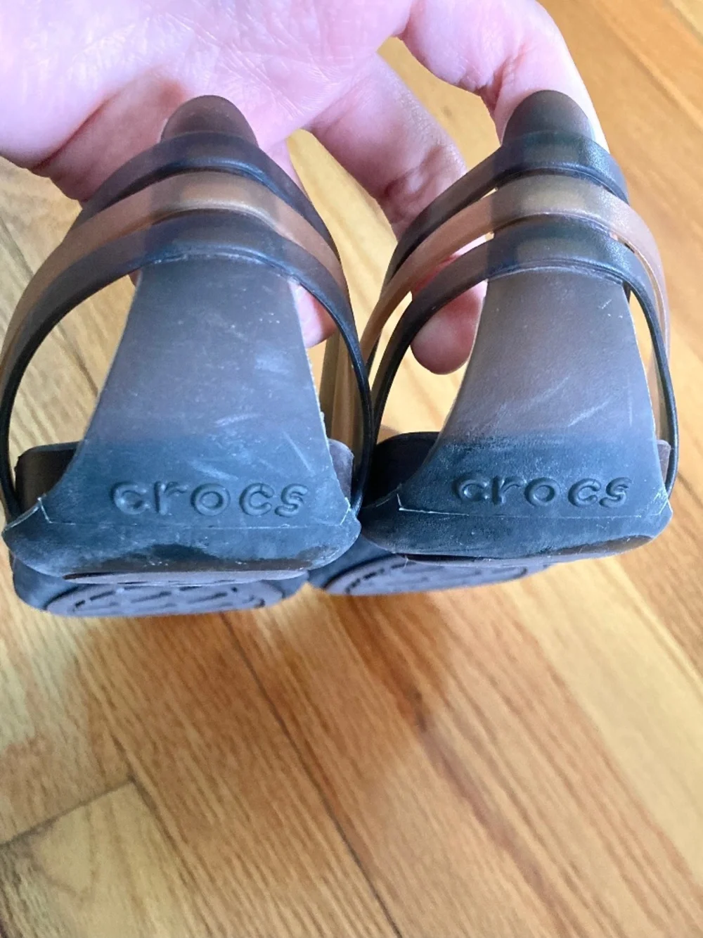 Women’s size 8 brown lattice Crocs sandals - Picture 4 of 5